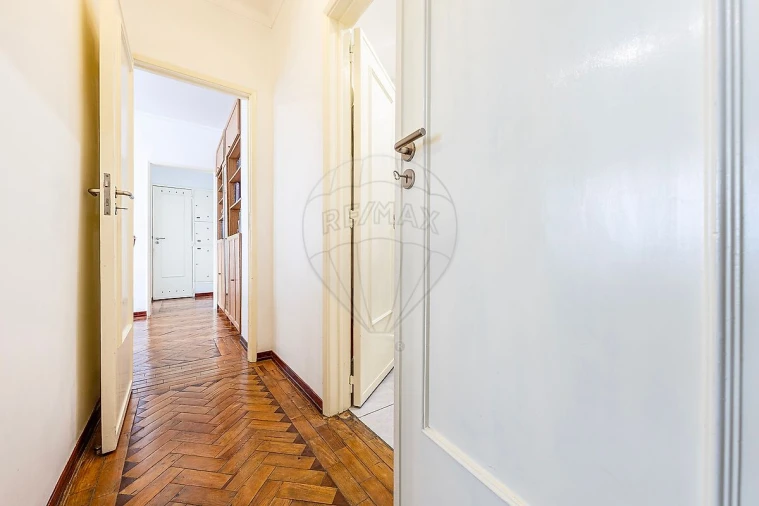 Apartamento T2 para Venda em Benfica Foto 18