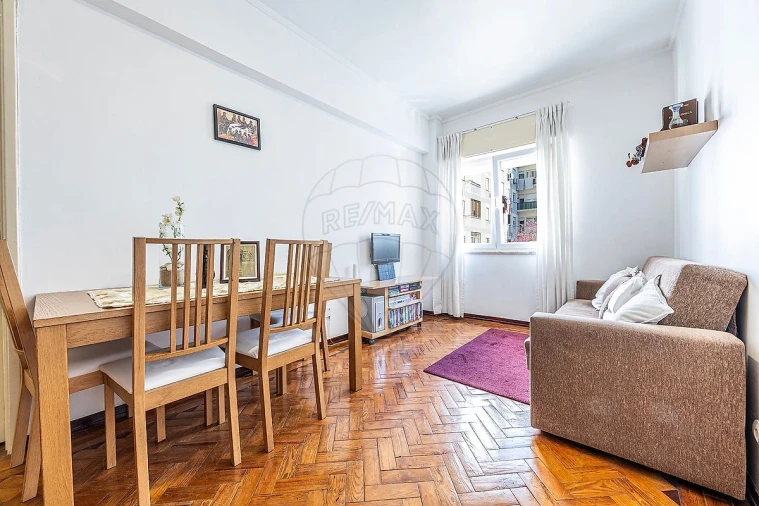 Apartamento T2 para Venda em Benfica Foto 9