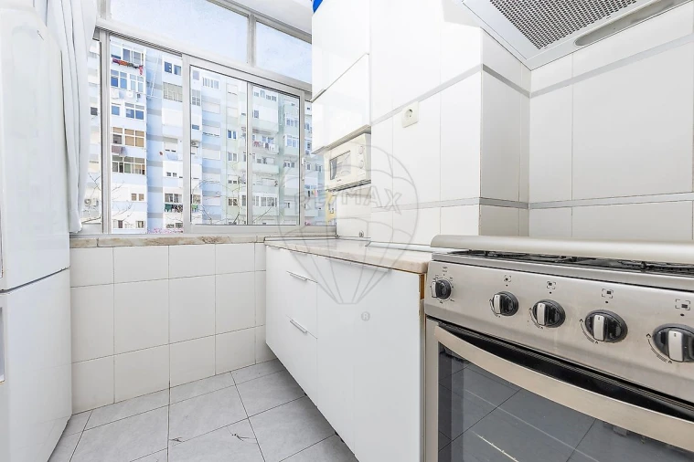 Apartamento T2 para Venda em Benfica Foto 24