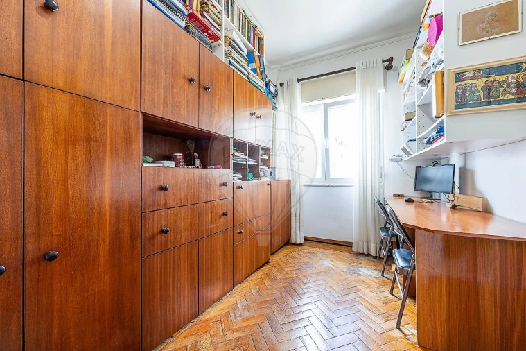 Apartamento T2 para Venda em Benfica Foto 19