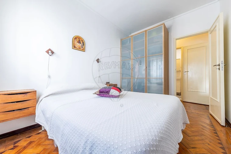 Apartamento T2 para Venda em Benfica Foto 17