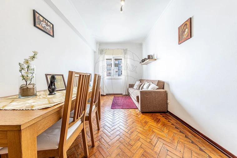 Apartamento T2 para Venda em Benfica Foto 8