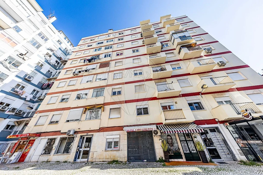 Apartamento T2 para Venda em Benfica Foto 5