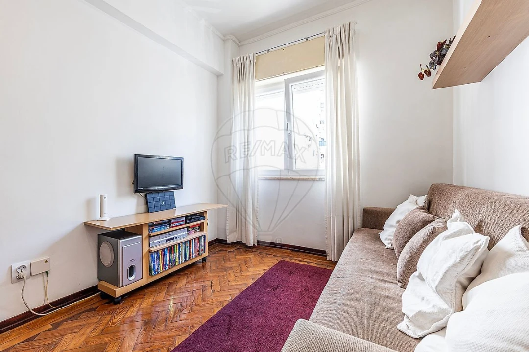 Apartamento T2 para Venda em Benfica Foto 11