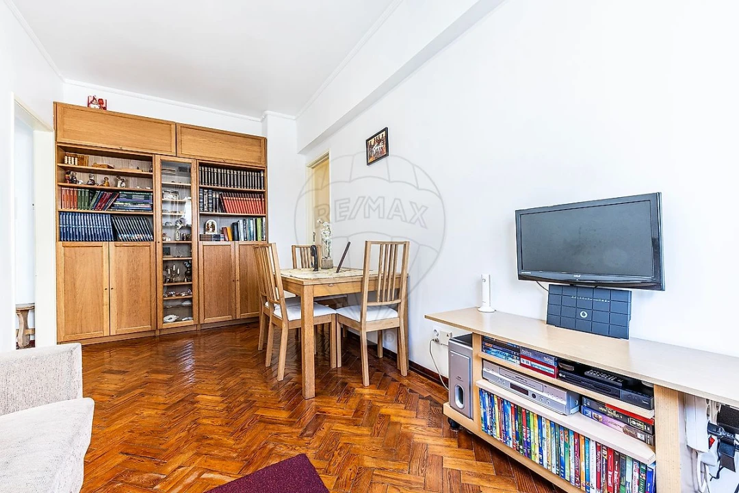 Apartamento T2 para Venda em Benfica Foto 13