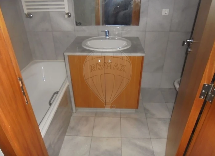 Apartamento T2 para Venda em Oliveira do Douro Foto 9