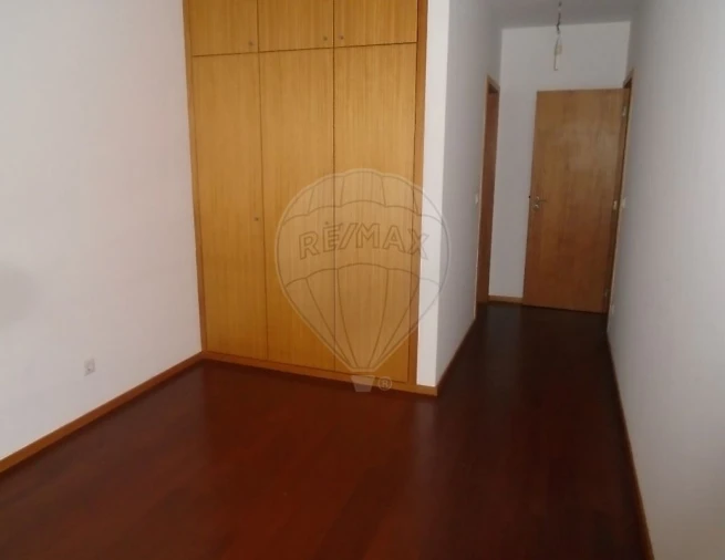 Apartamento T2 para Venda em Oliveira do Douro Foto 4
