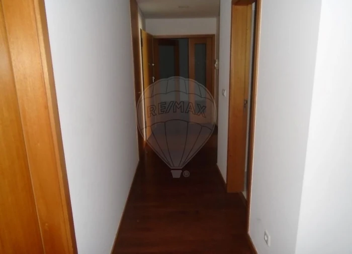 Apartamento T2 para Venda em Oliveira do Douro Foto 7