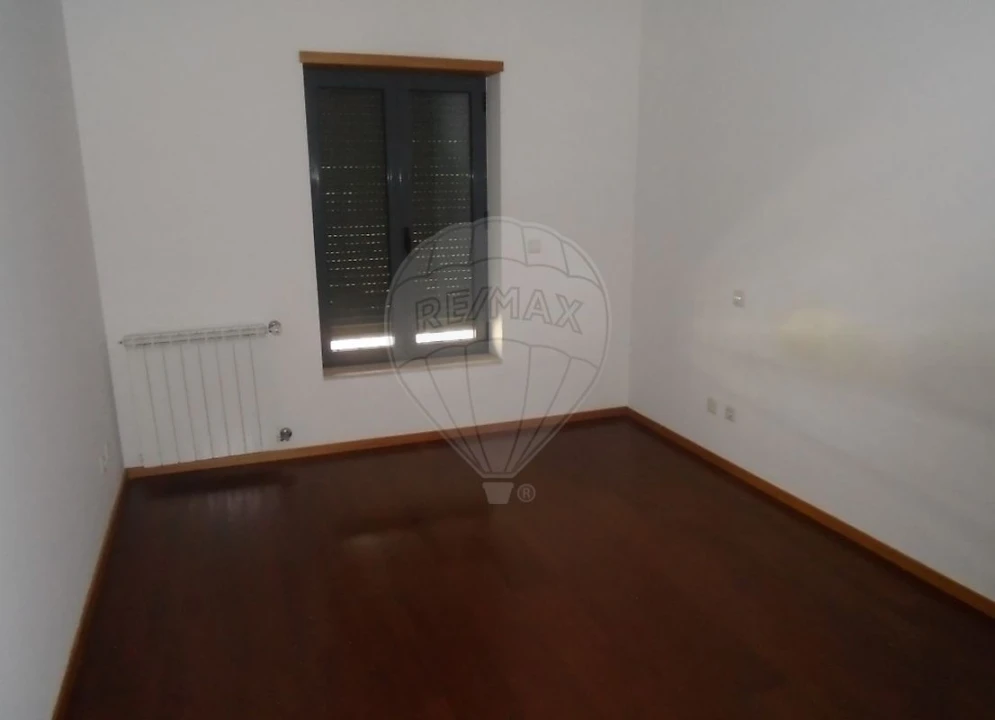 Apartamento T2 para Venda em Oliveira do Douro Foto 6