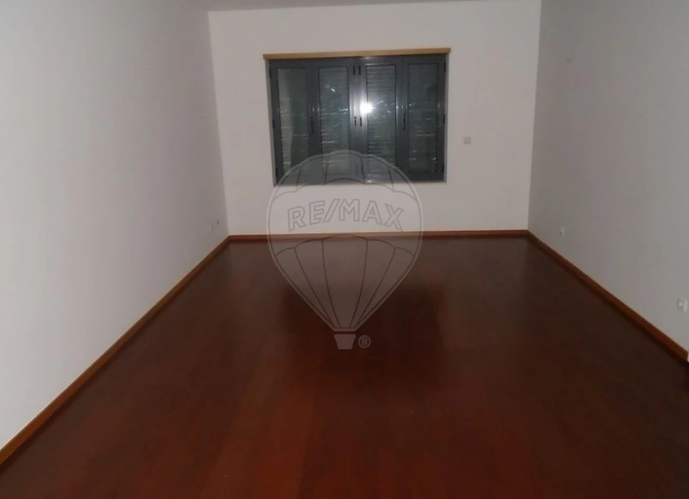 Apartamento T2 para Venda em Oliveira do Douro Foto 3