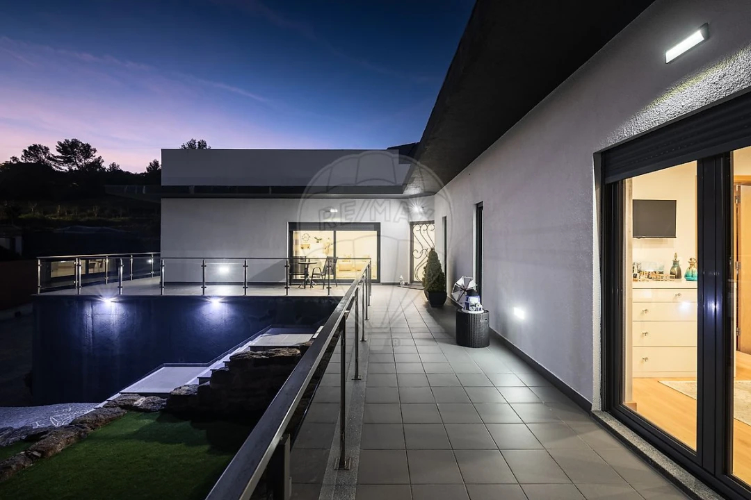 Moradia T3 para Venda em Alverca do Ribatejo e Sobralinho Foto 1