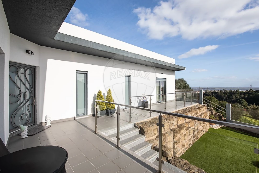 Moradia T3 para Venda em Alverca do Ribatejo e Sobralinho Foto 7