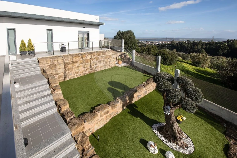 Moradia T3 para Venda em Alverca do Ribatejo e Sobralinho Foto 8