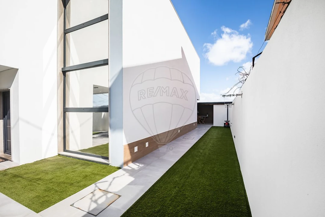 Moradia T4 para Venda em Alhandra, São João dos Montes e Calhandriz Foto 2