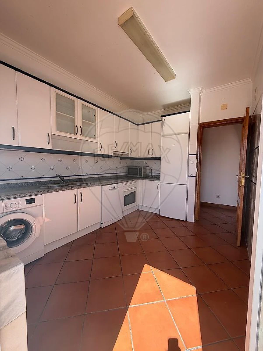 Apartamento T2 para Arrendamento em A dos Cunhados e Maceira Foto 4
