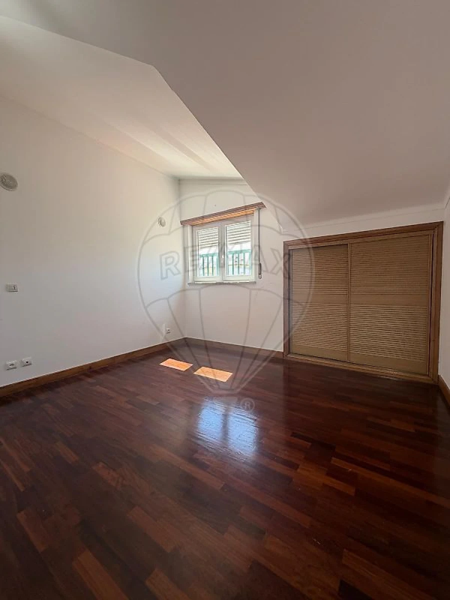 Apartamento T2 para Arrendamento em A dos Cunhados e Maceira Foto 2