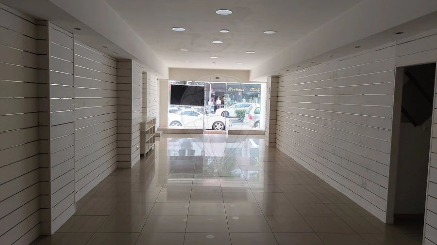 Loja para Venda em Vila Chã, Codal e Vila Cova de Perrinho Foto 3