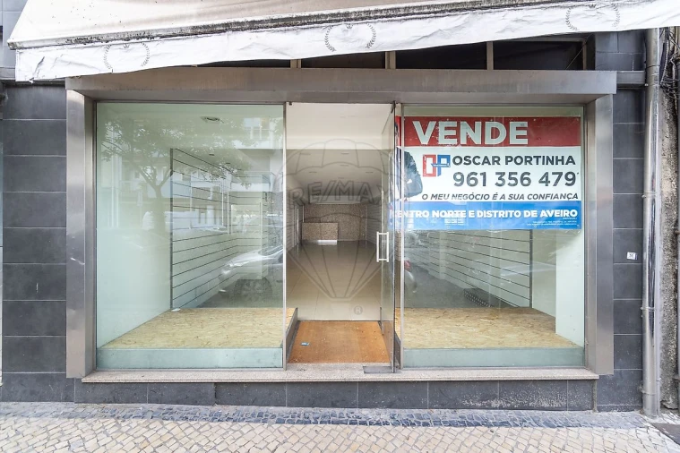 Loja para Venda em Vila Chã, Codal e Vila Cova de Perrinho Foto 2