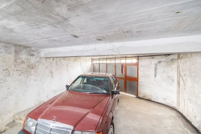 Loja para Arrendamento em Vila Chã, Codal e Vila Cova de Perrinho
