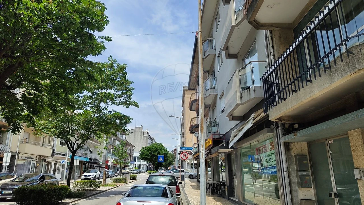 Loja para Arrendamento em Vila Chã, Codal e Vila Cova de Perrinho Foto 11