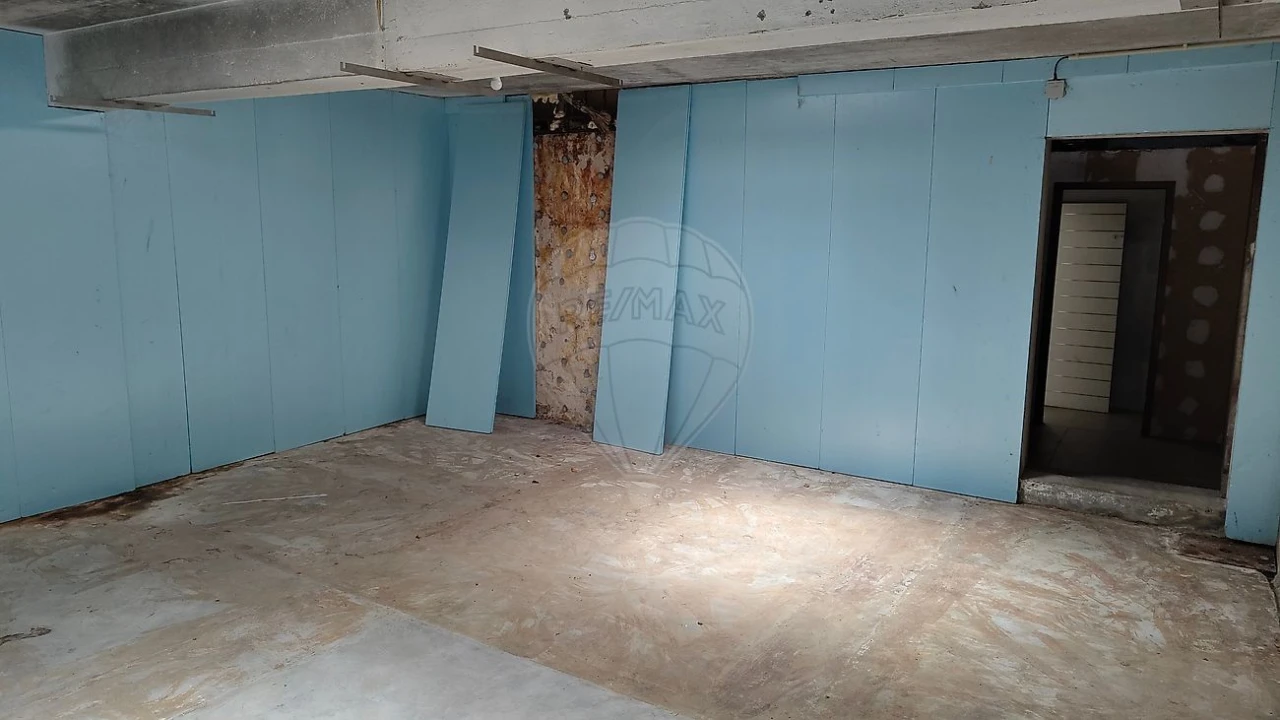 Loja para Arrendamento em Vila Chã, Codal e Vila Cova de Perrinho Foto 1