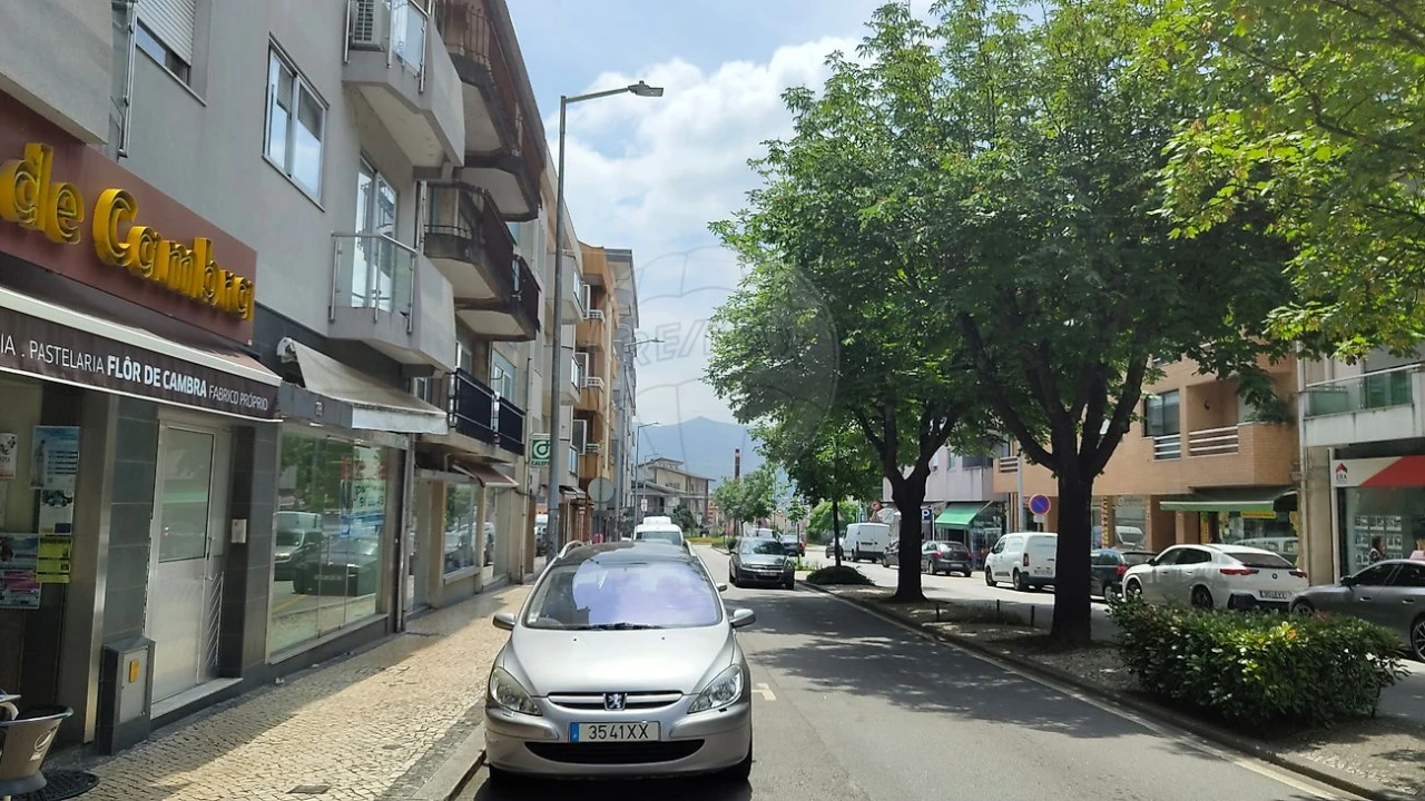 Loja para Arrendamento em Vila Chã, Codal e Vila Cova de Perrinho Foto 8