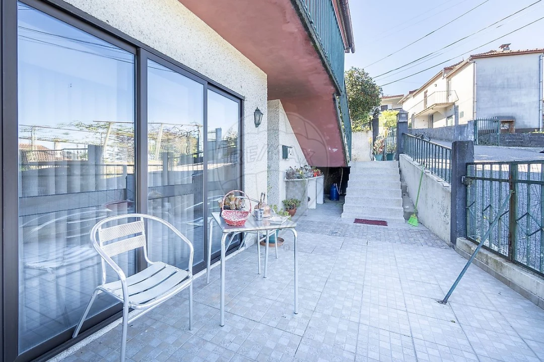 Moradia T5 para Venda em Vila Chã, Codal e Vila Cova de Perrinho Foto 1