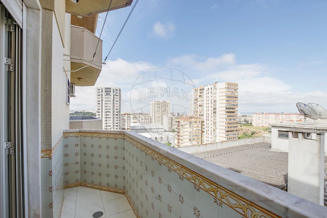 Apartamento T5 para Venda em Areeiro Foto 11