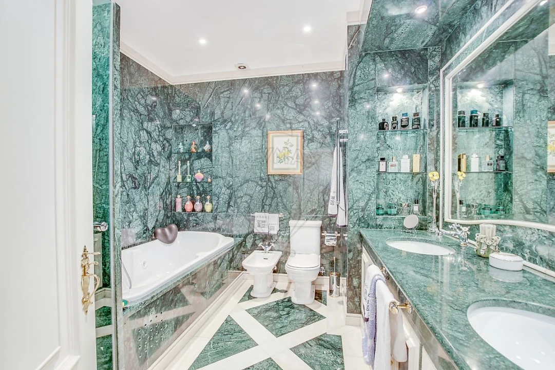 Apartamento T5 para Venda em Areeiro Foto 7