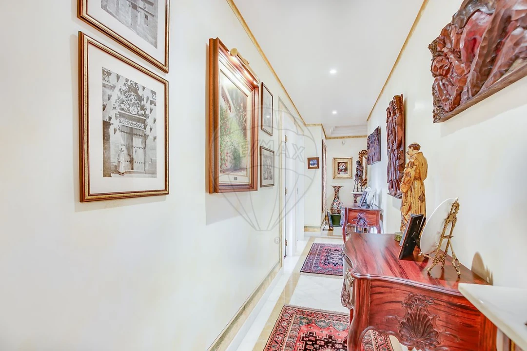 Apartamento T5 para Venda em Areeiro Foto 5