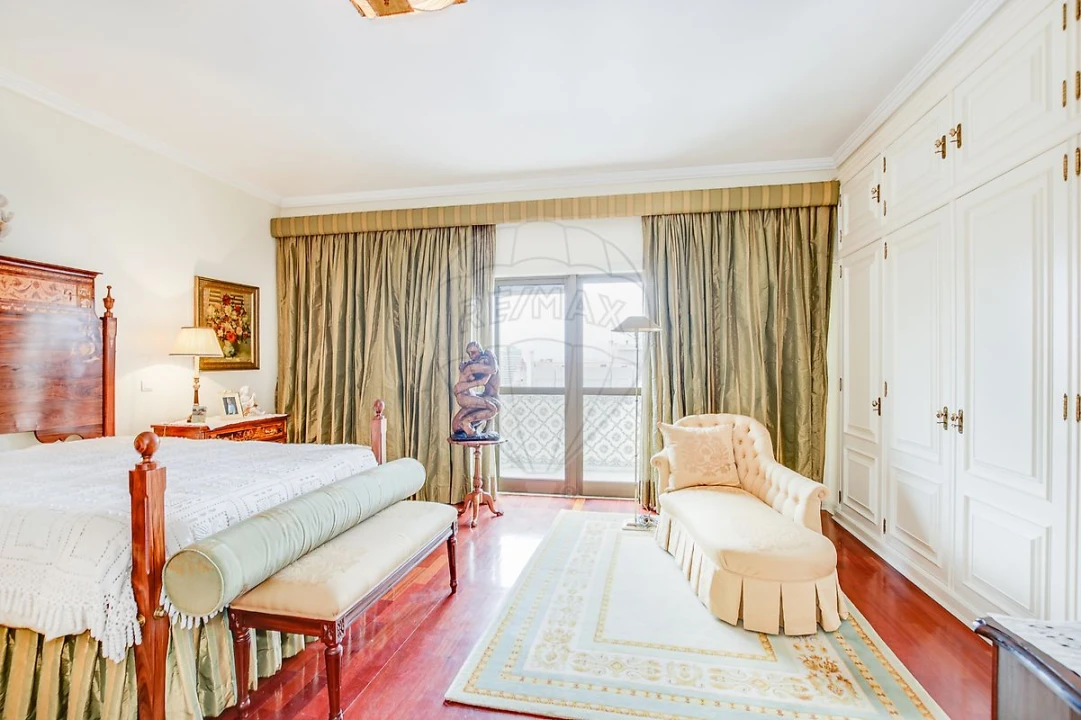 Apartamento T5 para Venda em Areeiro Foto 3