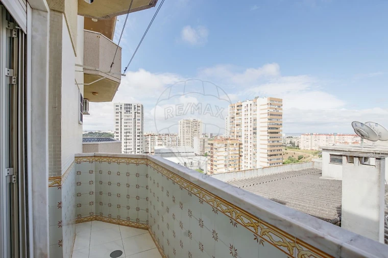 Apartamento T5 para Venda em Areeiro Foto 11