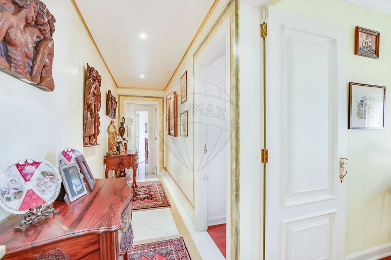 Apartamento T5 para Venda em Areeiro Foto 21