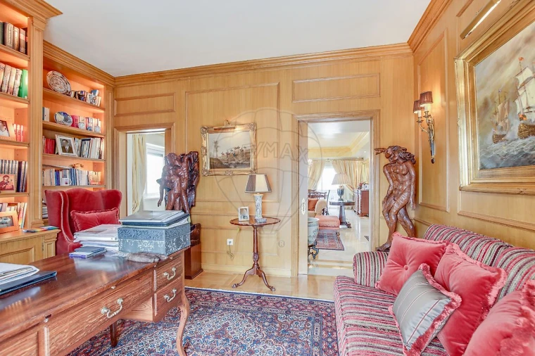 Apartamento T5 para Venda em Areeiro Foto 23