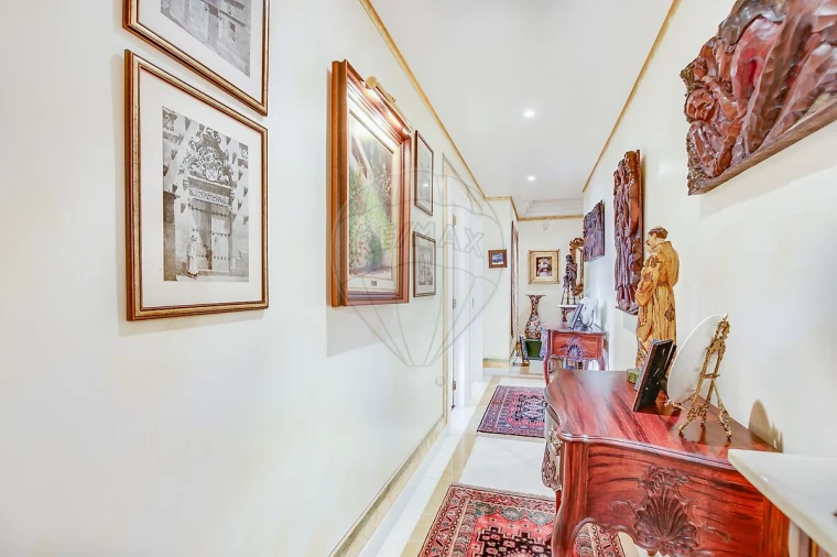 Apartamento T5 para Venda em Areeiro Foto 5