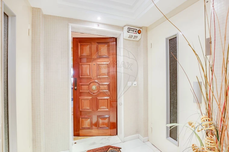 Apartamento T5 para Venda em Areeiro Foto 19