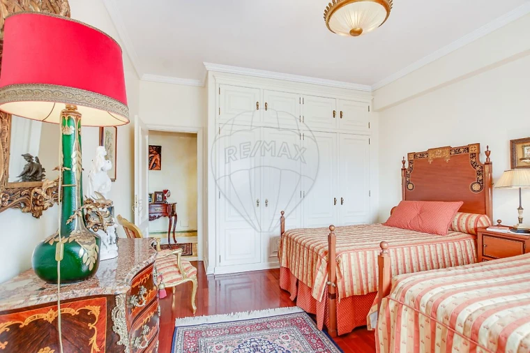 Apartamento T5 para Venda em Areeiro Foto 28