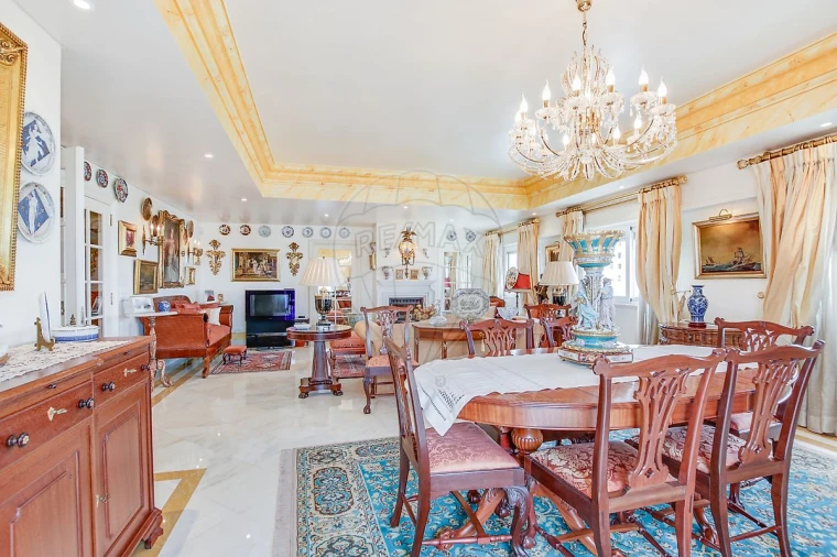 Apartamento T5 para Venda em Areeiro Foto 10