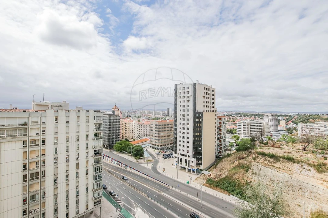Apartamento T5 para Venda em Areeiro Foto 27