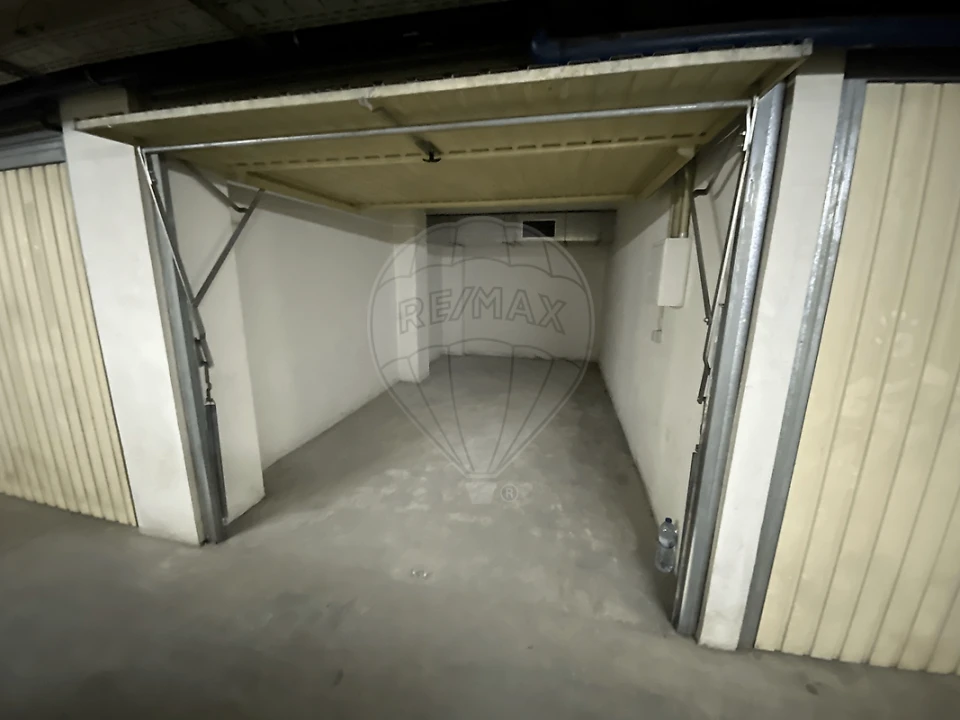 Garagem para Venda em Carregado e Cadafais Foto 3