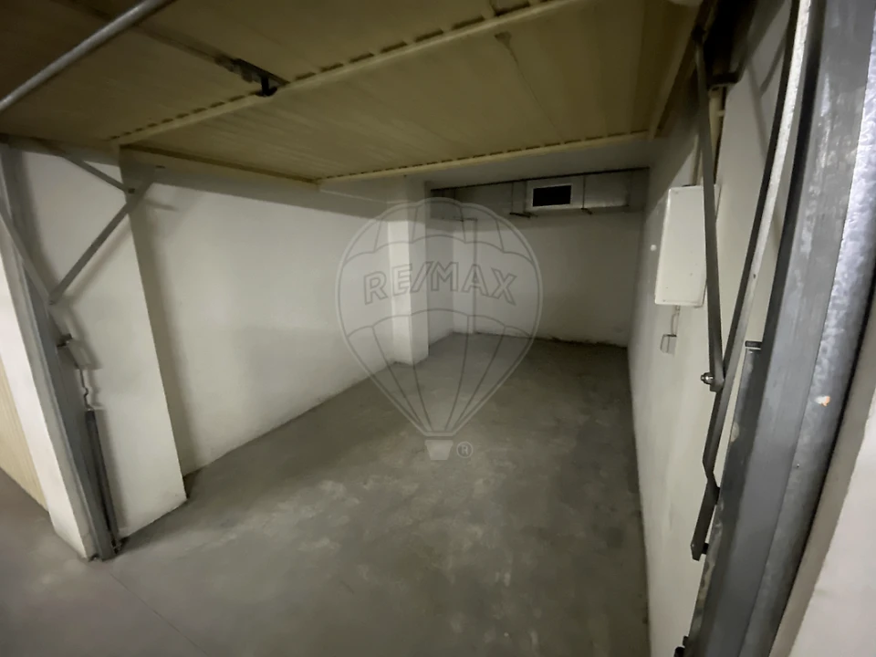 Garagem para Venda em Carregado e Cadafais Foto 4