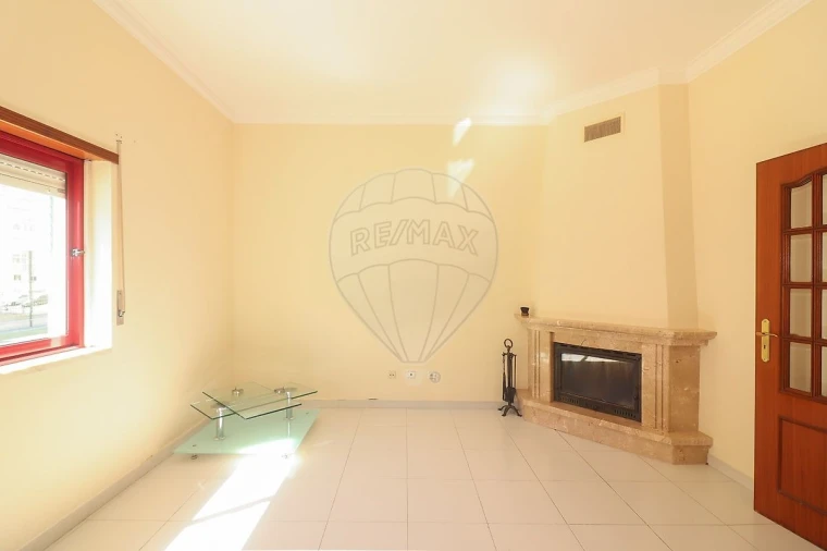 Apartamento T1 para Venda em Carregado e Cadafais Foto 8