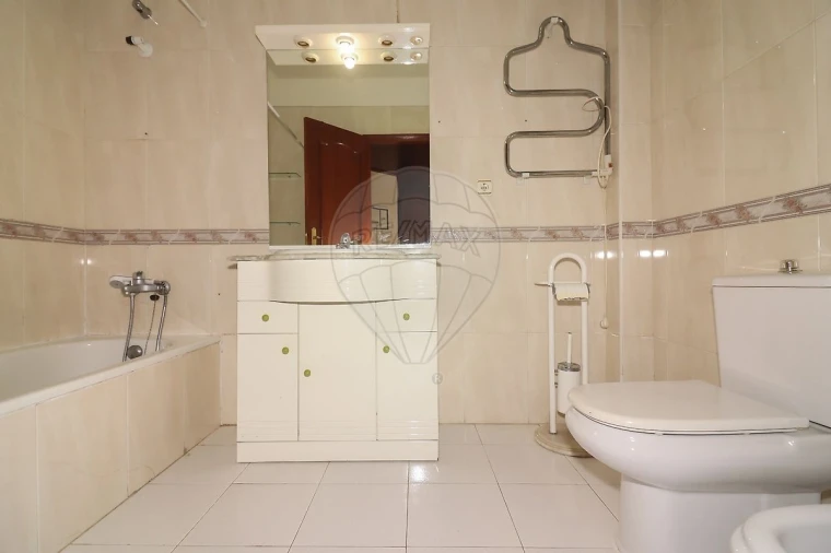 Apartamento T1 para Venda em Carregado e Cadafais