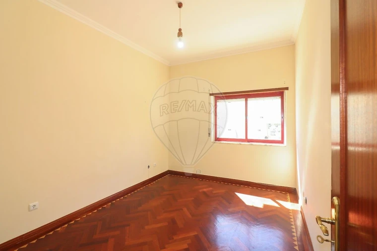 Apartamento T1 para Venda em Carregado e Cadafais Foto 6