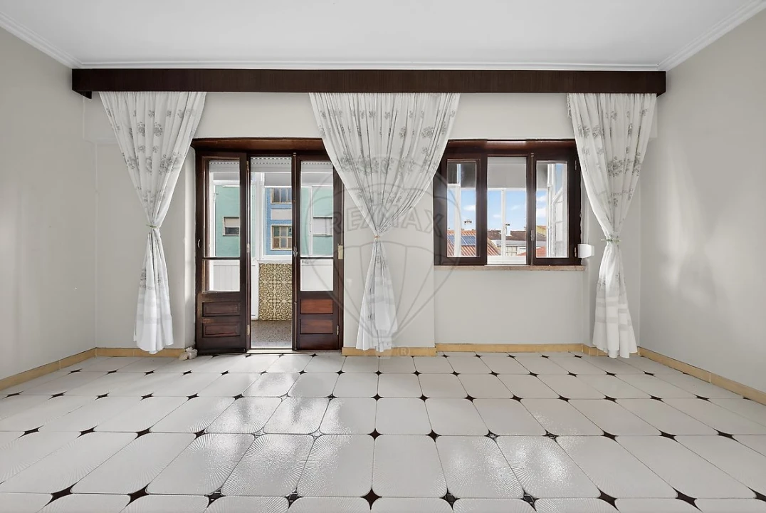 Apartamento T3 para Venda em Castanheira do Ribatejo e Cachoeiras Foto 27