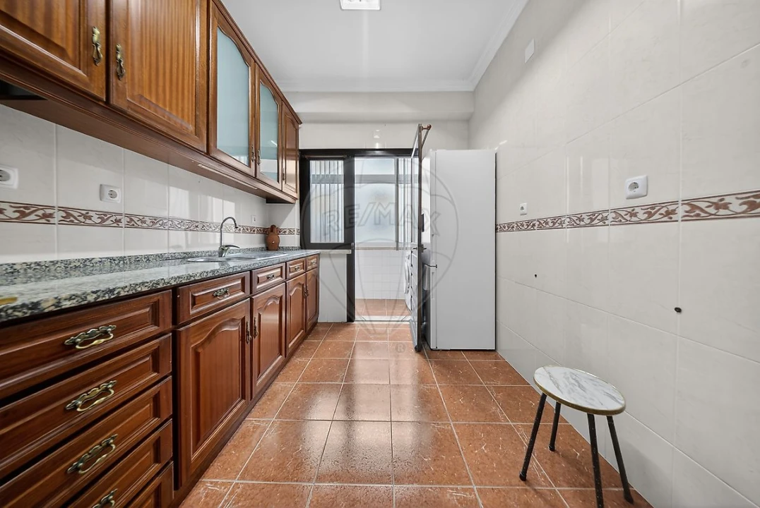 Apartamento T3 para Venda em Castanheira do Ribatejo e Cachoeiras Foto 3