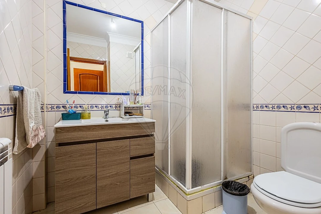 Moradia T4 para Venda em Silveira Foto 13