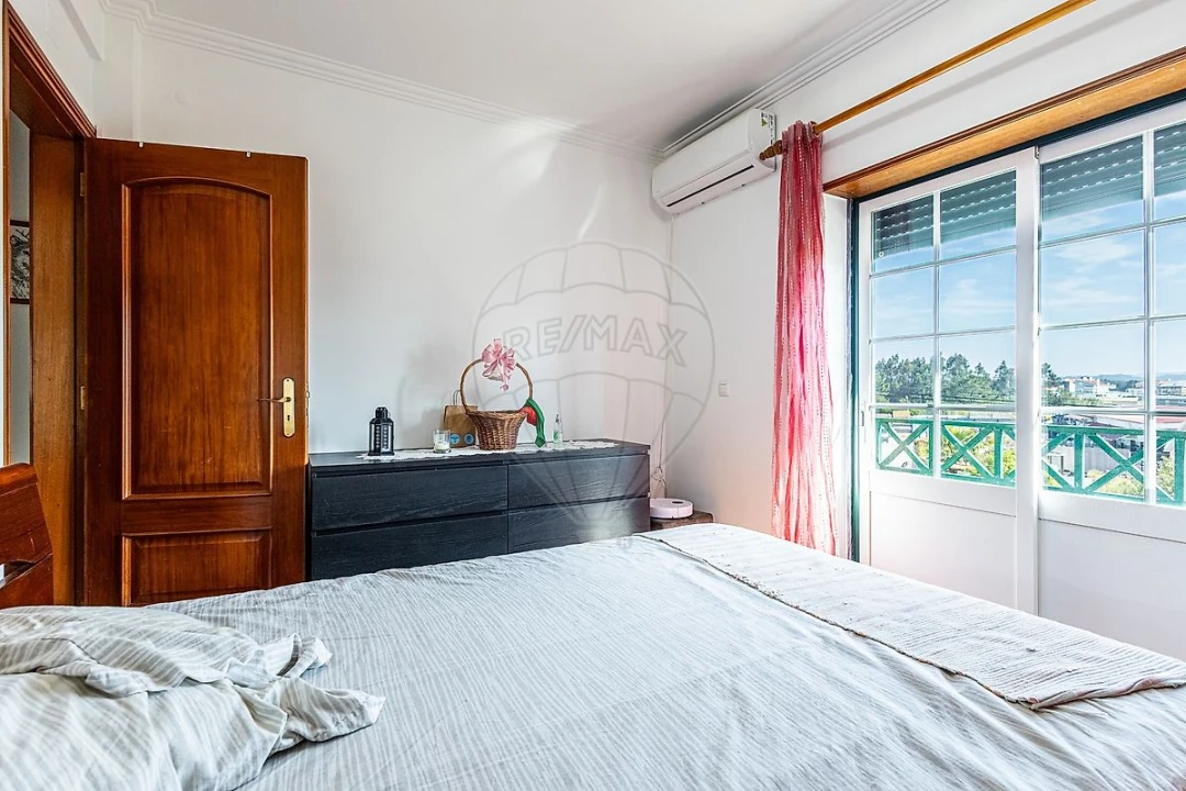 Moradia T4 para Venda em Silveira Foto 23