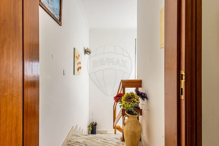 Moradia T4 para Venda em Silveira Foto 4