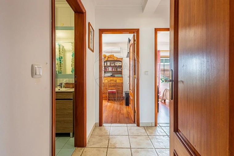 Moradia T4 para Venda em Silveira Foto 9